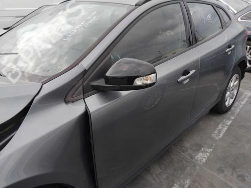 Used Left front door Left front door VOLVO V40 Hatchback (525) D2 (120 hp) 33305432 33305432
