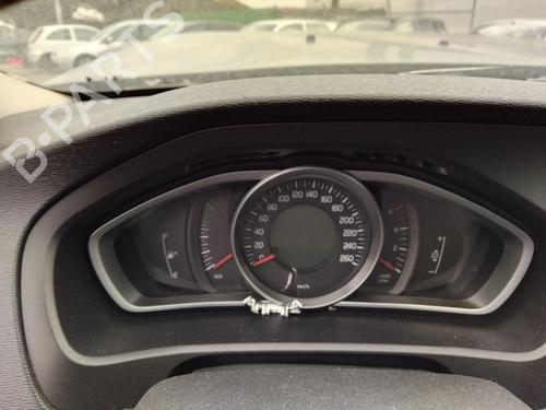 Used Instrument cluster Instrument cluster VOLVO V40 Hatchback (525) D2 (120 hp) 33305445 33305445