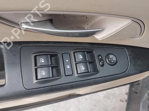 Used Left front window switch Left front window switch FIAT LINEA (323_, 110_) 1.3 D Multijet (323AXB11, 323AXB1A) (90 hp) 33305689 33305689
