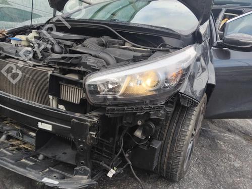Used Left headlight Left headlight KIA CEE'D (JD) 1.0 T-GDI (120 hp) 33305874 33305874