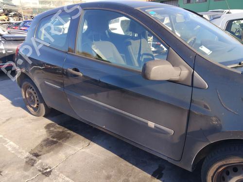 right-front-door-renault-clio-iii-hatchback-van-sb_-sr_-2005-32530259 main image