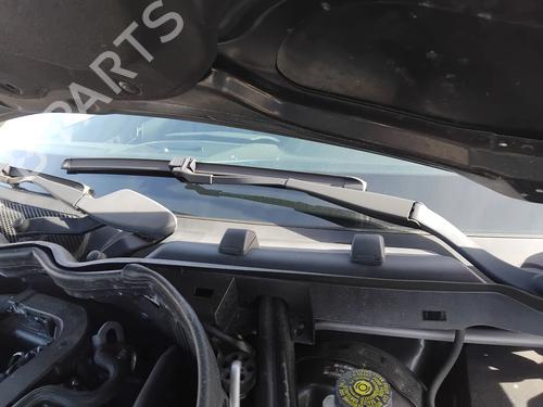 Used Front wiper motor Front wiper motor MERCEDES-BENZ C-CLASS (W204) C 250 CDI (204.003) (204 hp) 33329472 33329472