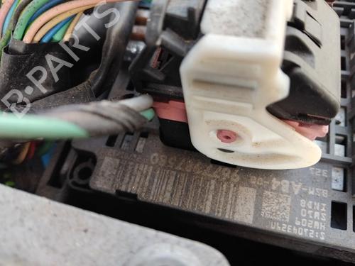 Used Fuse box Fuse box PEUGEOT 508 SW I (8E_) 2.0 HDi (140 hp) 33402881 33402881