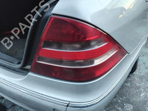 Used Right taillight Right taillight MERCEDES-BENZ S-CLASS (W220, V220) S 320 CDI (220.026, 220.126) (197 hp) 33609788 33609788