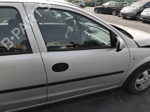 Used Right front door Right front door OPEL CORSA C (X01) 1.0 (F08, F68) (58 hp) 33888360 33888360