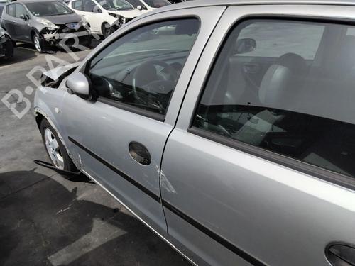Used Left front door Left front door OPEL CORSA C (X01) 1.0 (F08, F68) (58 hp) 33888359 33888359