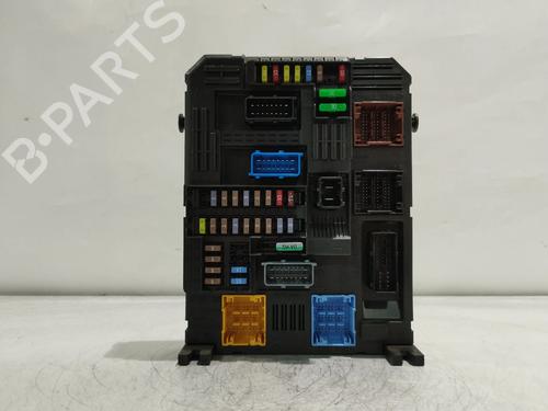 Used Fuse box Fuse box PEUGEOT 208 II (UB_, UP_, UW_, UJ_) 1.2 PureTech 100 (101 hp) 33888329 33888329