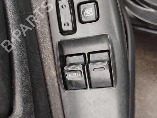 Venstre fortil elrude kontakt Venstre fortil elrude kontakt TOYOTA YARIS (_P1_) 1.0 (SCP10_, SCP10R) (65 hp) 33917310 33917310