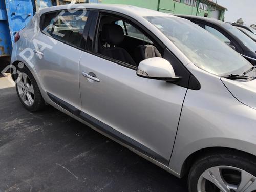 right-front-door-renault-megane-iii-hatchback-bz01_-b3_-2008-34370580 main image