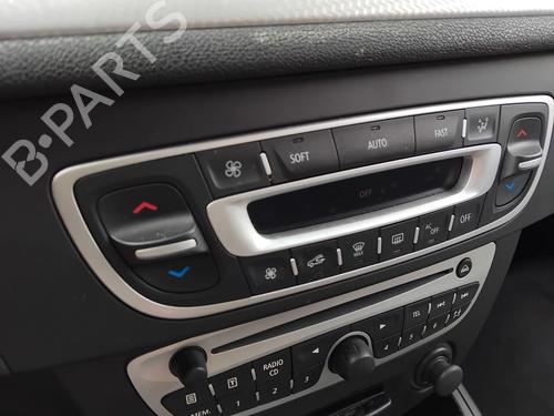 climate-control-renault-megane-iii-hatchback-bz01_-b3_-2008-34370589 main image