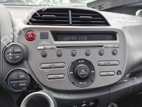 Used Radio Radio HONDA JAZZ III (GE_, GG_, GP_, ZA_) 1.3 i (GE6, GG3, GG6) (100 hp) 34379152 34379152