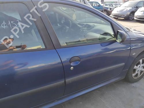 Puerta delantera derecha Puerta delantera derecha PEUGEOT 206 Hatchback (2A/C) 1.1 i (60 hp) 34472549 34472549