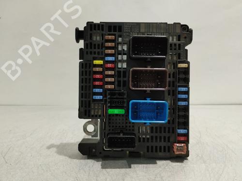 Caixa de fusíveis Caixa de fusíveis PEUGEOT 3008 II SUV (MC_, MR_, MJ_, M4_) 1.2 THP/ PureTech 130 (MRHNSM, MRHNSU, MRHNSJ, MRHNYW,... (131 hp) 34479200 34479200