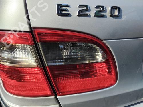 Feu de coffre gauche Feu de coffre gauche MERCEDES-BENZ E-CLASS T-Model (S211) E 220 T CDI (211.208) (170 hp) 34496114 34496114