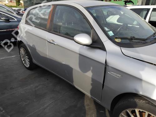 right-front-door-alfa-romeo-147-937_-2000-2001-2002-2003-2004-2005-2006-2007-2008-2009-2010-34583747 main image