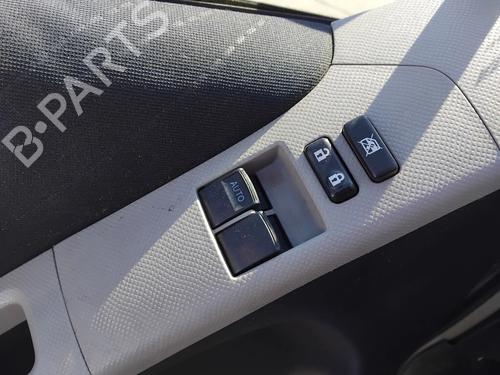 Used Left front window switch Left front window switch TOYOTA YARIS (_P9_) 1.0 VVT-i (KSP90_, KSP90R) (69 hp) 34614565 34614565