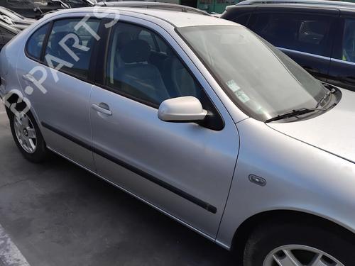 right-front-door-seat-leon-1m1-1999-2000-2001-2002-2003-2004-2005-2006-34628875 main image