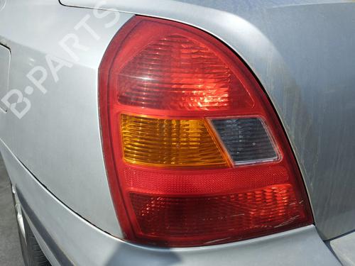 Venstre baglygte Venstre baglygte HYUNDAI ELANTRA III Saloon (XD) 1.6 (107 hp) 34632157 34632157