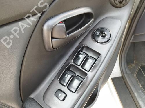 Venstre fortil elrude kontakt Venstre fortil elrude kontakt HYUNDAI ELANTRA III Saloon (XD) 1.6 (107 hp) 34632160 34632160