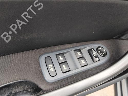 Used Left front window switch Left front window switch PEUGEOT 308 I (4A_, 4C_) 1.6 HDi (90 hp) 35738781 35738781