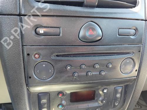 Used Radio Radio RENAULT CLIO II (BB_, CB_) 1.4 16V (B/CB0P, BB13) (98 hp) 35755759 35755759