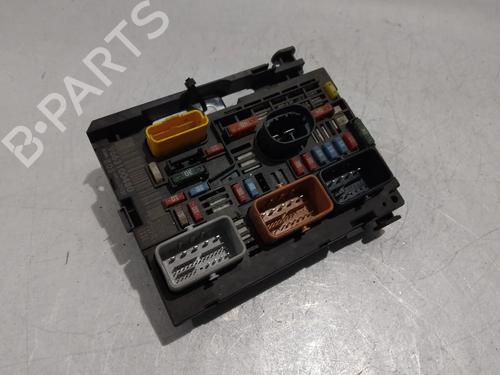 Used Fuse box Fuse box PEUGEOT 308 I (4A_, 4C_) 2.0 HDi (136 hp) 35818943 35818943