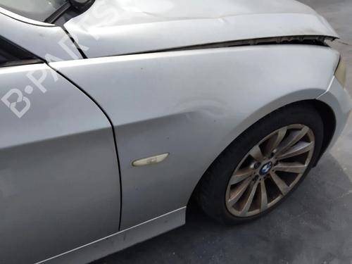 Używane Błotnik przedni prawy Błotnik przedni prawy BMW 3 Touring (E91) 318 d (143 hp) 36045676 36045676