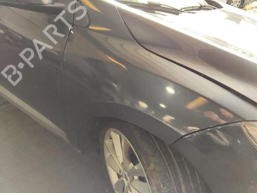 Guarda-lamas direito Guarda-lamas direito RENAULT MEGANE III Grandtour (KZ0/1) 1.5 dCi (KZ1M, KZ1W, KZ0R) (106 hp) 36138146 36138146