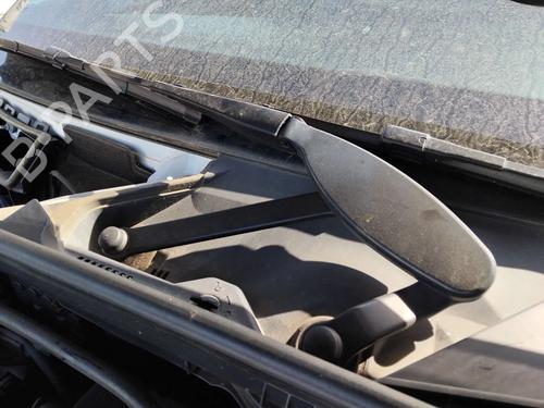 Used Front windshield wiper arm Front windshield wiper arm MERCEDES-BENZ C-CLASS T-Model (S205) C 200 d (205.207) (136 hp) 36295956 36295956