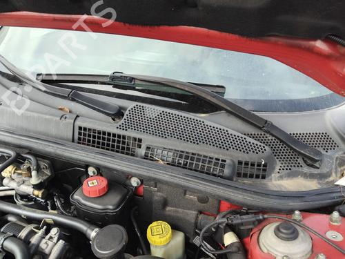 Used Front wiper motor Front wiper motor ALFA ROMEO 147 (937_) 1.9 JTDM 16V (937.AXN1B, 937.BXN1B) (150 hp) 36363481 36363481