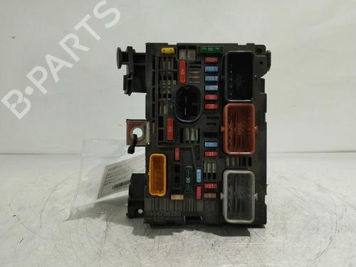 Used Fuse box Fuse box 35755714 35755714