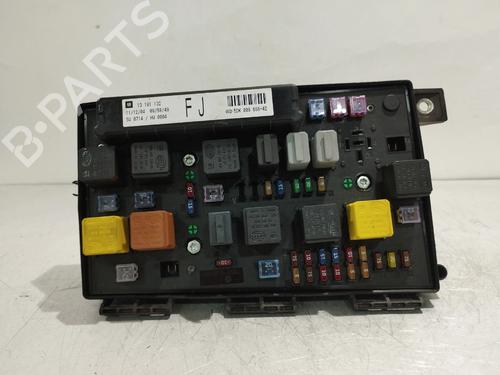 Used Fuse box Fuse box 35727891 35727891