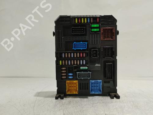 Used Fuse box Fuse box 36537709 36537709