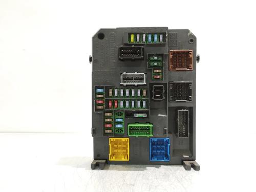 Used Fuse box Fuse box 36701945 36701945