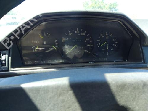 Used Instrument cluster Instrument cluster MERCEDES-BENZ 124 Saloon (W124) 200 D (124.120) (72 hp) 36769310 36769310