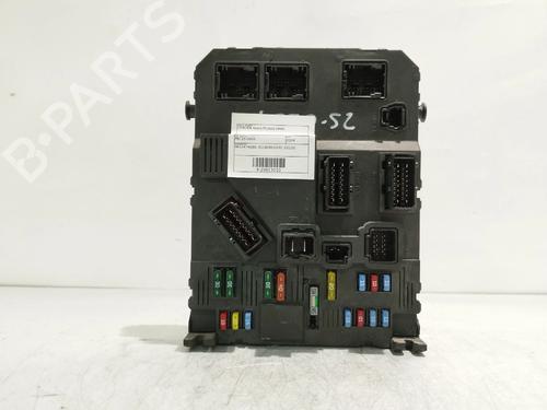 Used Fuse box Fuse box 36778602 36778602