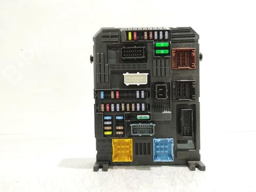 Used Fuse box Fuse box 37025567 37025567