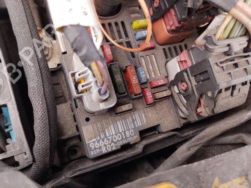 Fuse box CITROËN C5 III Break (RW_) 2.0 HDi | BP37091300E1 - Image 2