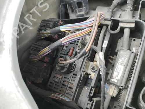Used Fuse box Fuse box 37091334 37091334