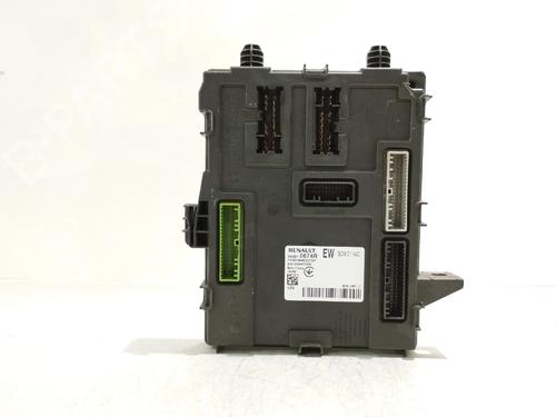 Used Fuse box Fuse box 37463157 37463157