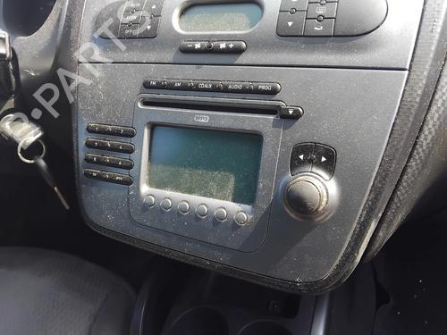 Used Radio Radio 37611288 37611288