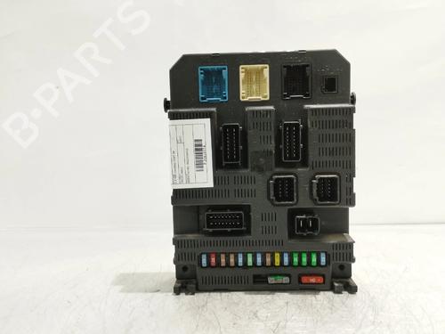 Used Fuse box Fuse box 37666457 37666457