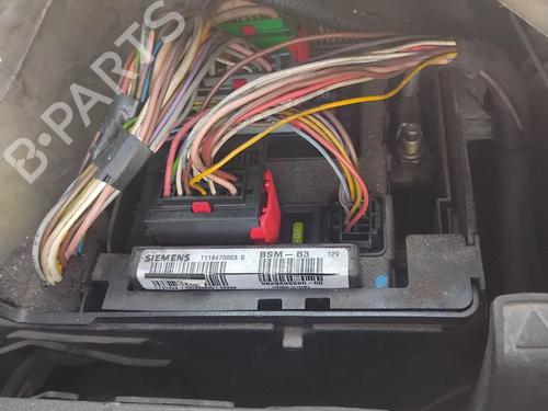 Used Fuse box Fuse box 37669254 37669254