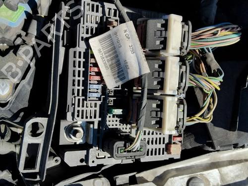 Used Fuse box Fuse box 38021176 38021176