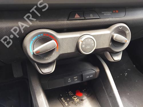 Used Climate control Climate control 38051594 38051594