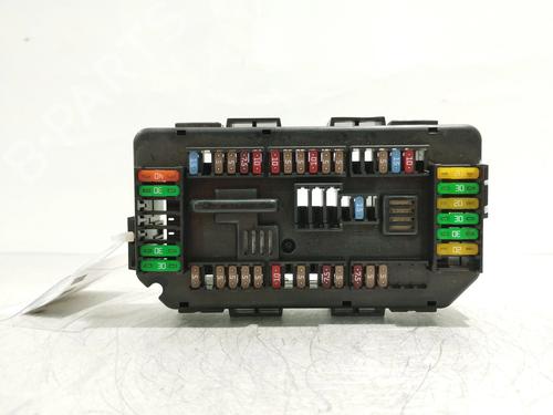 Used Fuse box Fuse box 38190605 38190605