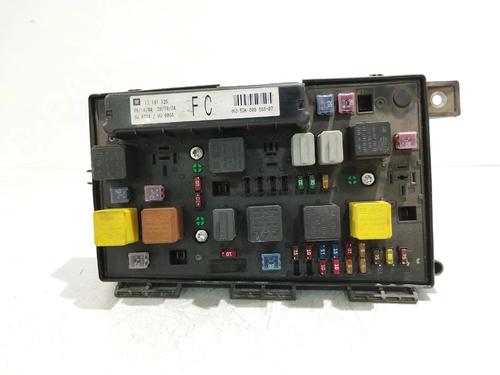 Used Fuse box Fuse box 38225237 38225237