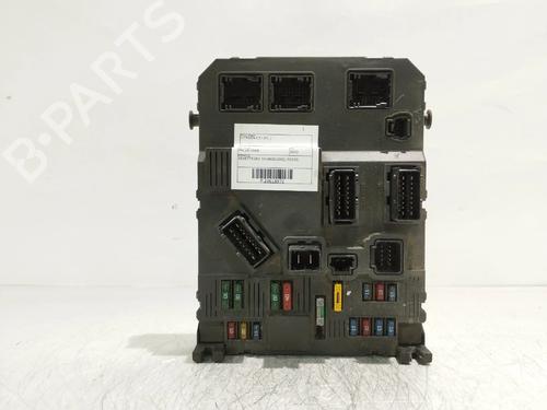 Used Fuse box Fuse box 38785116 38785116