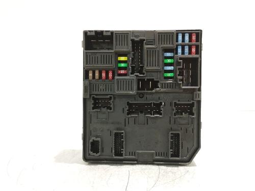 Used Fuse box Fuse box 38604702 38604702