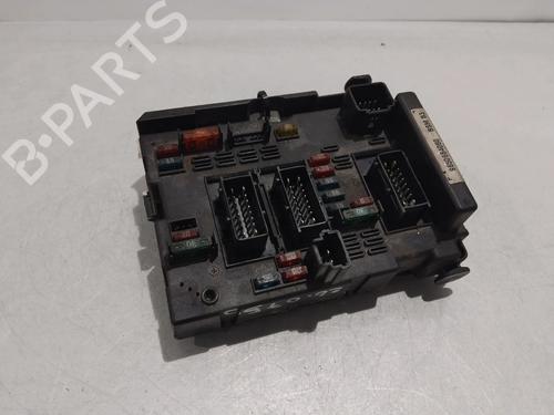 Used Fuse box Fuse box 38566615 38566615